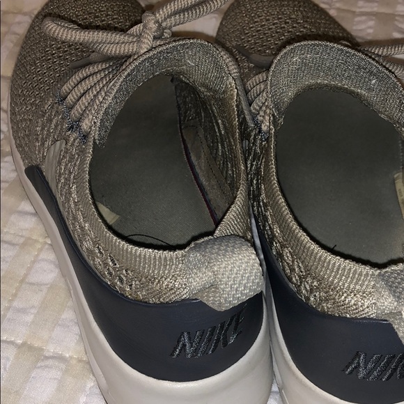 Nike Air Max Thea Flyknit - Picture 4 of 5